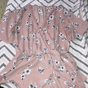 🔥4/$35🔥Flower vneck blouse